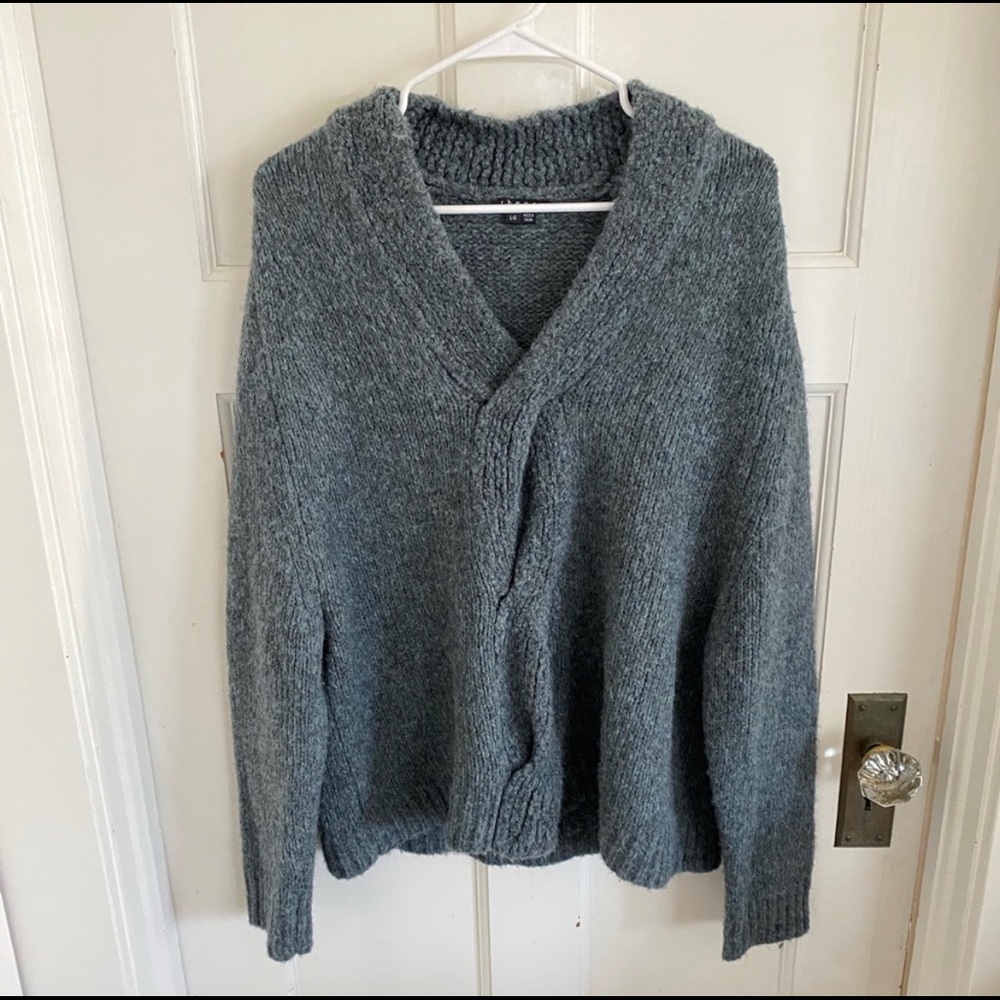 Theory alpaca/lambs wool cable knit sweater size L